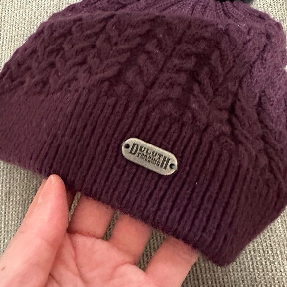 Deluth Trading company Beanie with Pom Pom - Picture 3 of 4